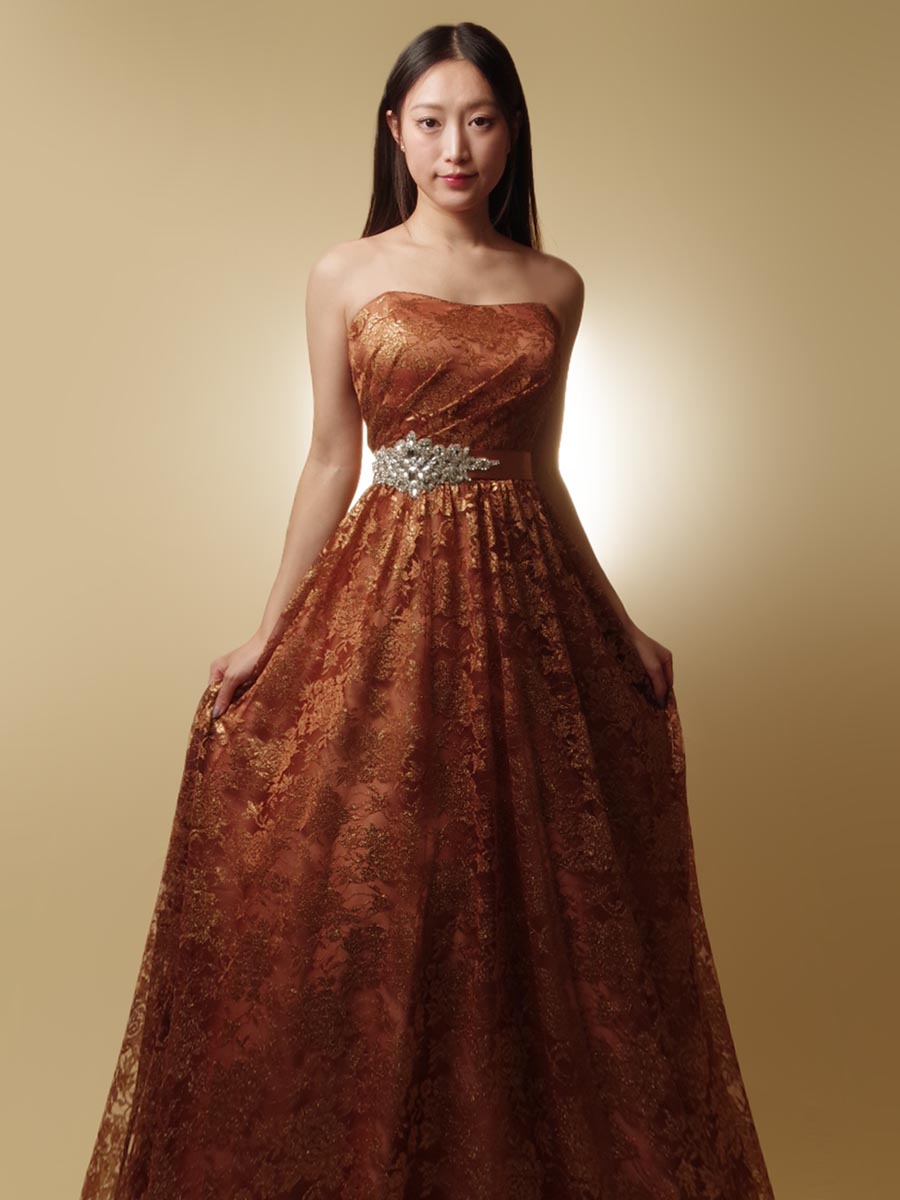 コッパーブラウンカラーのラメ刺繍の輝きが美しいAラインスタイル演奏会ドレス