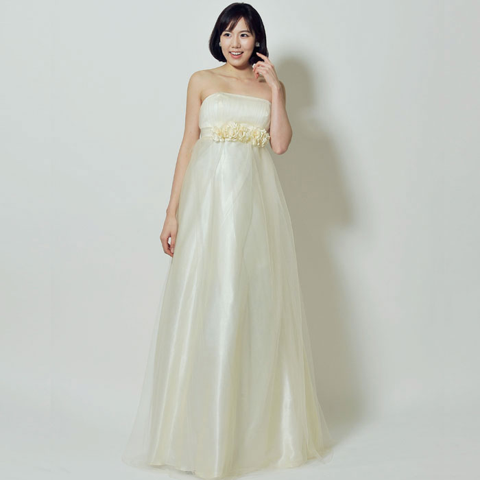 フラワーチュールが可愛い結婚式にピッタリのホワイトロングドレス ドレスルームアミ
