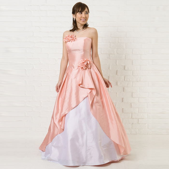 ヴァイオリンの発表会などにピッタリのライトピンクの温もりあふれるカラードレス