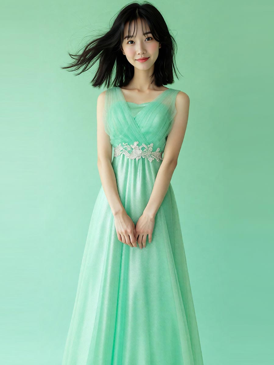 ドレスルームアミ エメラルドグリーン チュールドレス ディープエメラルドグリーンカラーのスレンダーチュールシルエットが