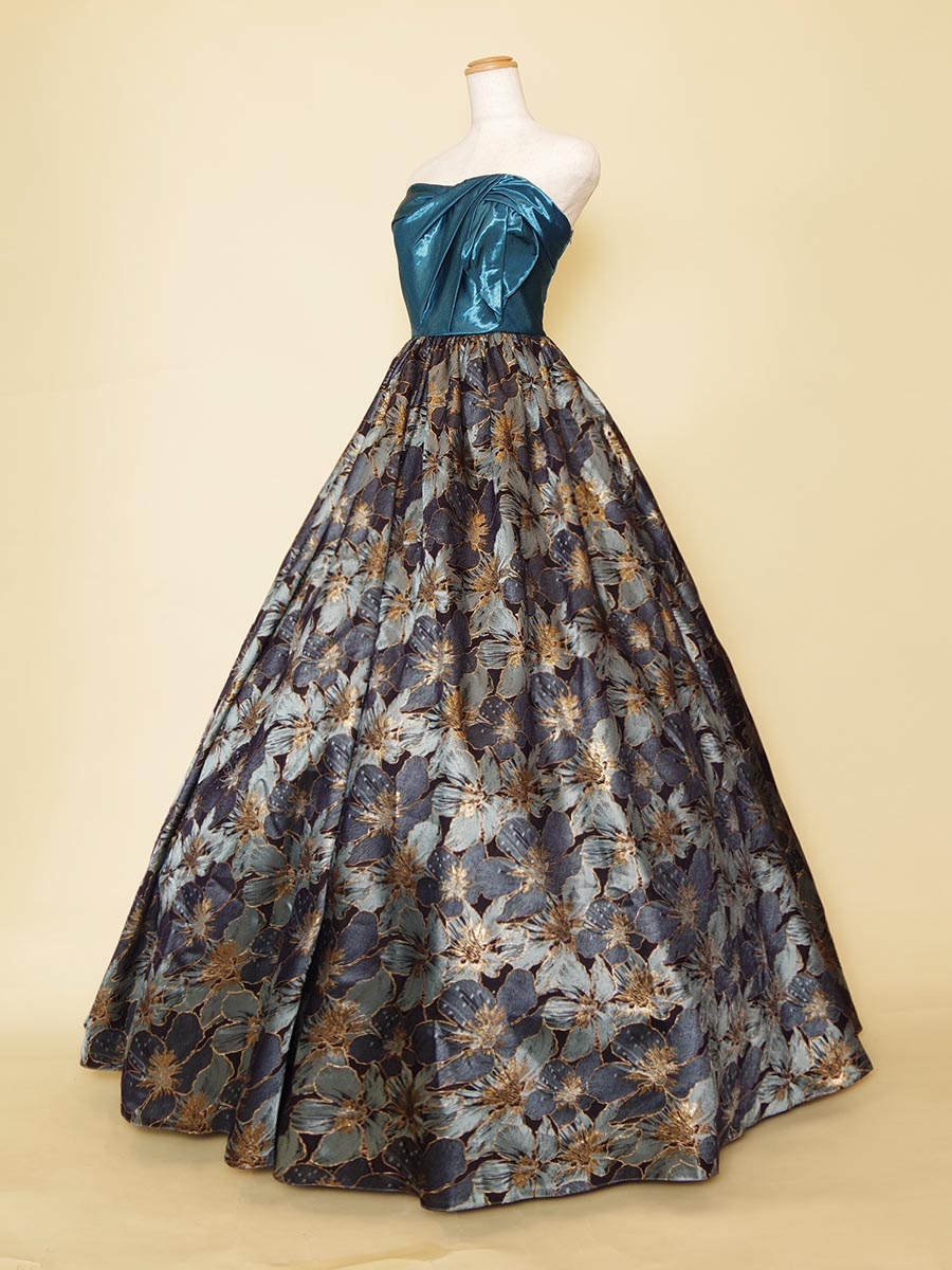 大柄のお花のジャガードスカートが大人っぽい個性的デザインのブルー系ボリュームドレス