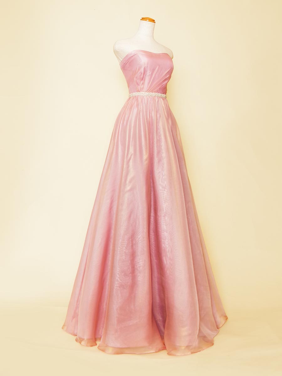 シンプルなAラインシルエットのスモーキーパステルピンクの大人可愛い演奏会ドレス