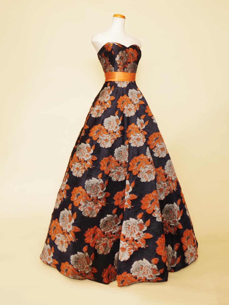 クラシカルオレンジの花柄模様をあしらったジャガード生地の演奏会ドレス