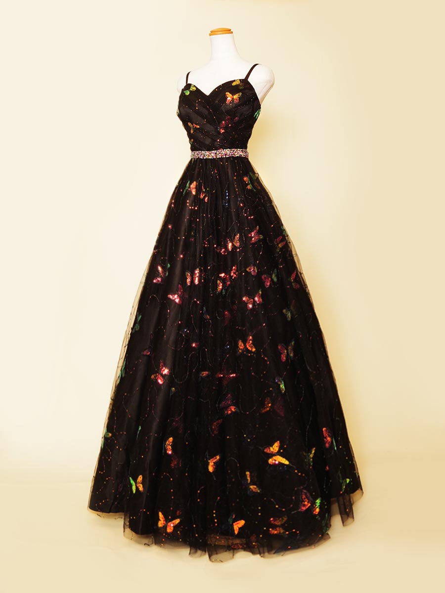 ブラックチュールベースにカラフルなスパンコール装飾を施したボリュームハートカットドレス