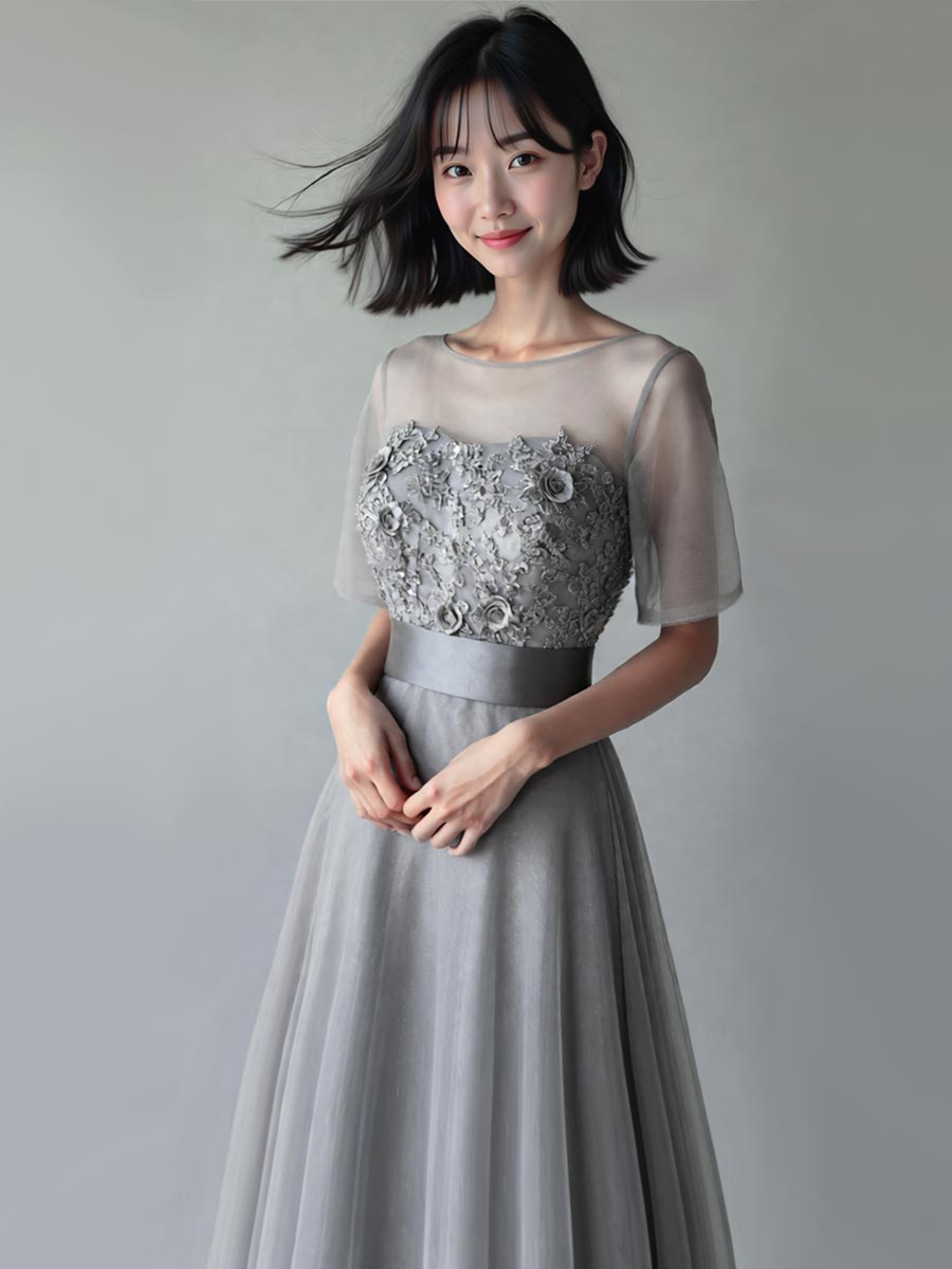 上品なシースルー5部袖で安心感のあるグレーカラースレンダードレス