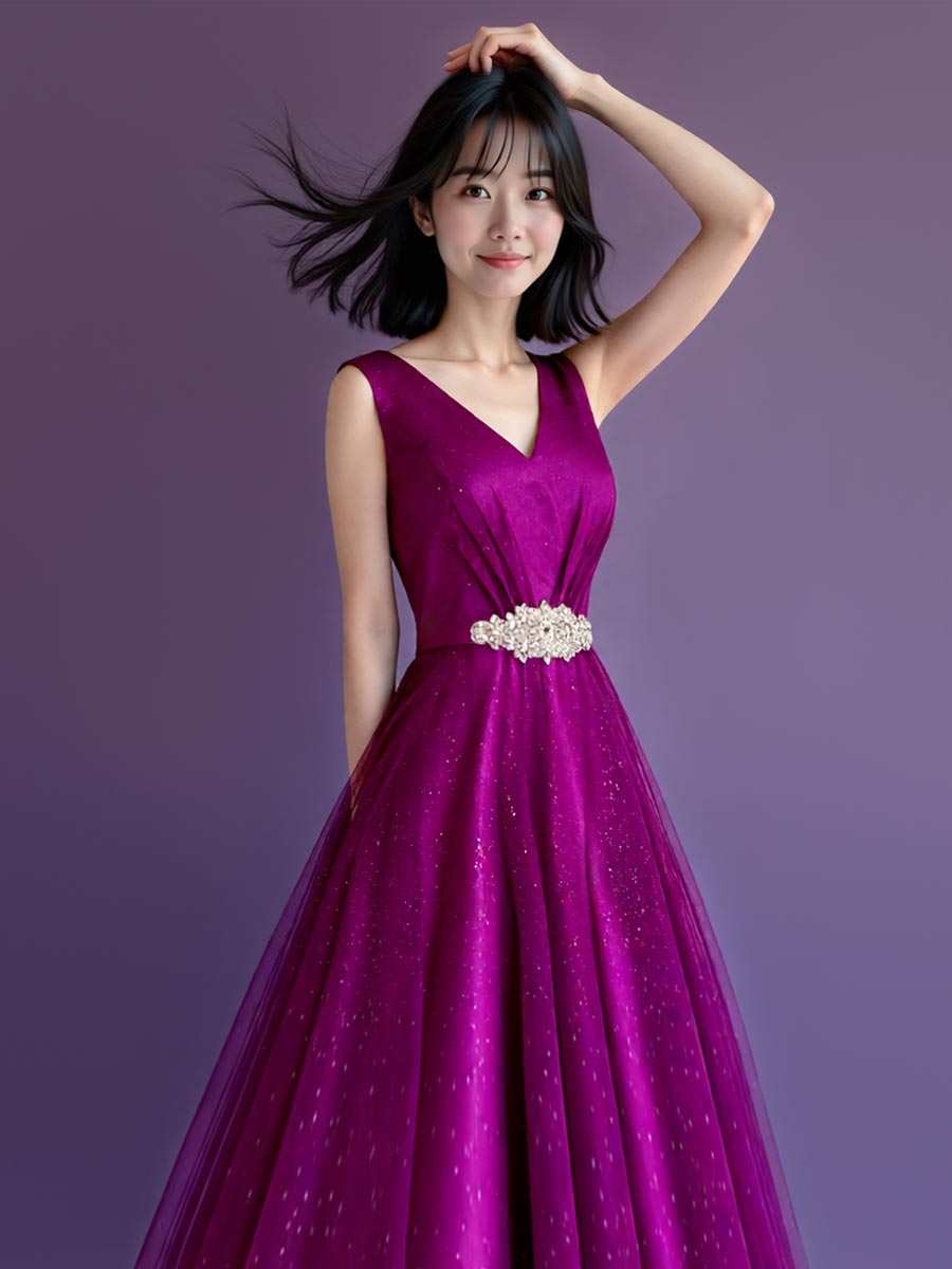 ピンクパープルカラーの可愛らしくも大人びた色合いが特徴のグリッター肩袖ドレス