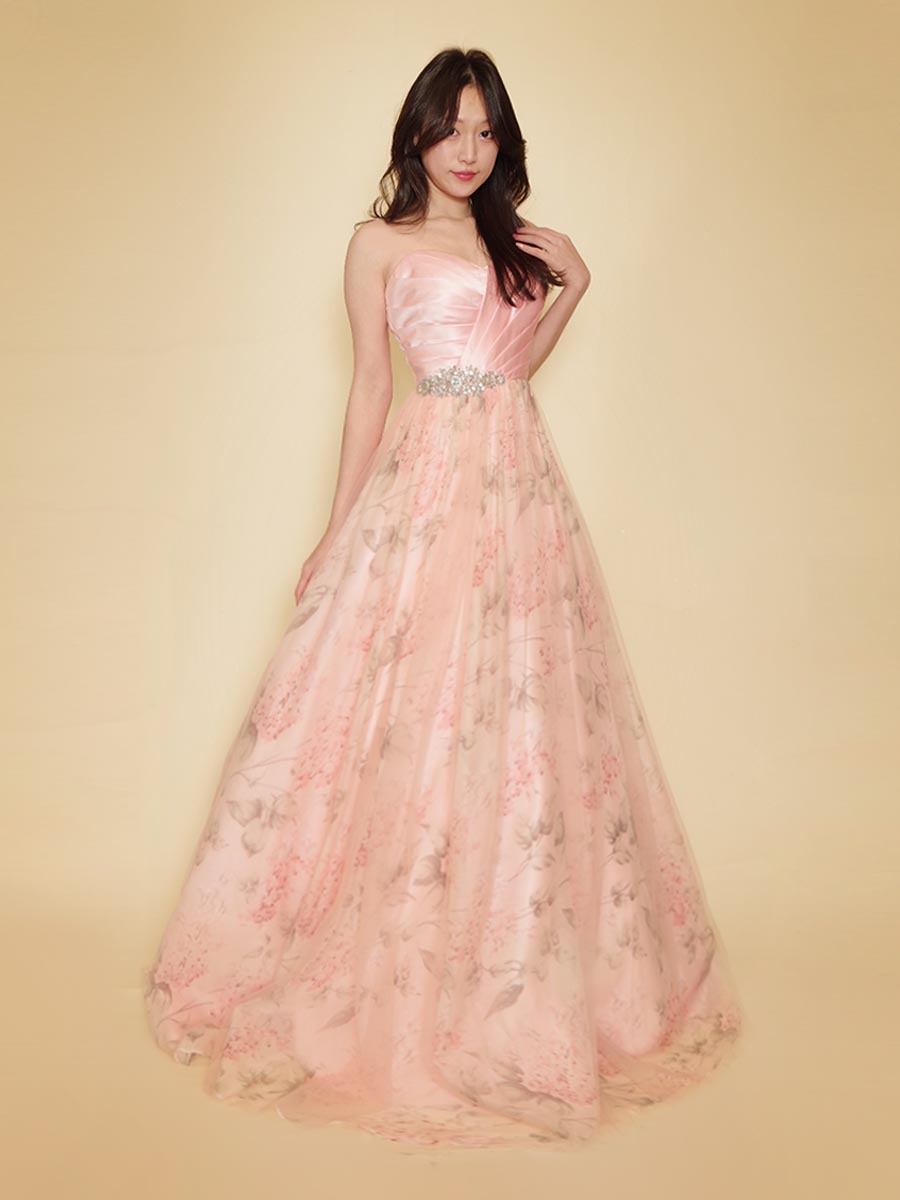 ピンクカラーで仕上げた花柄生地×チュールの淡い風合いを表現したステージロングドレス