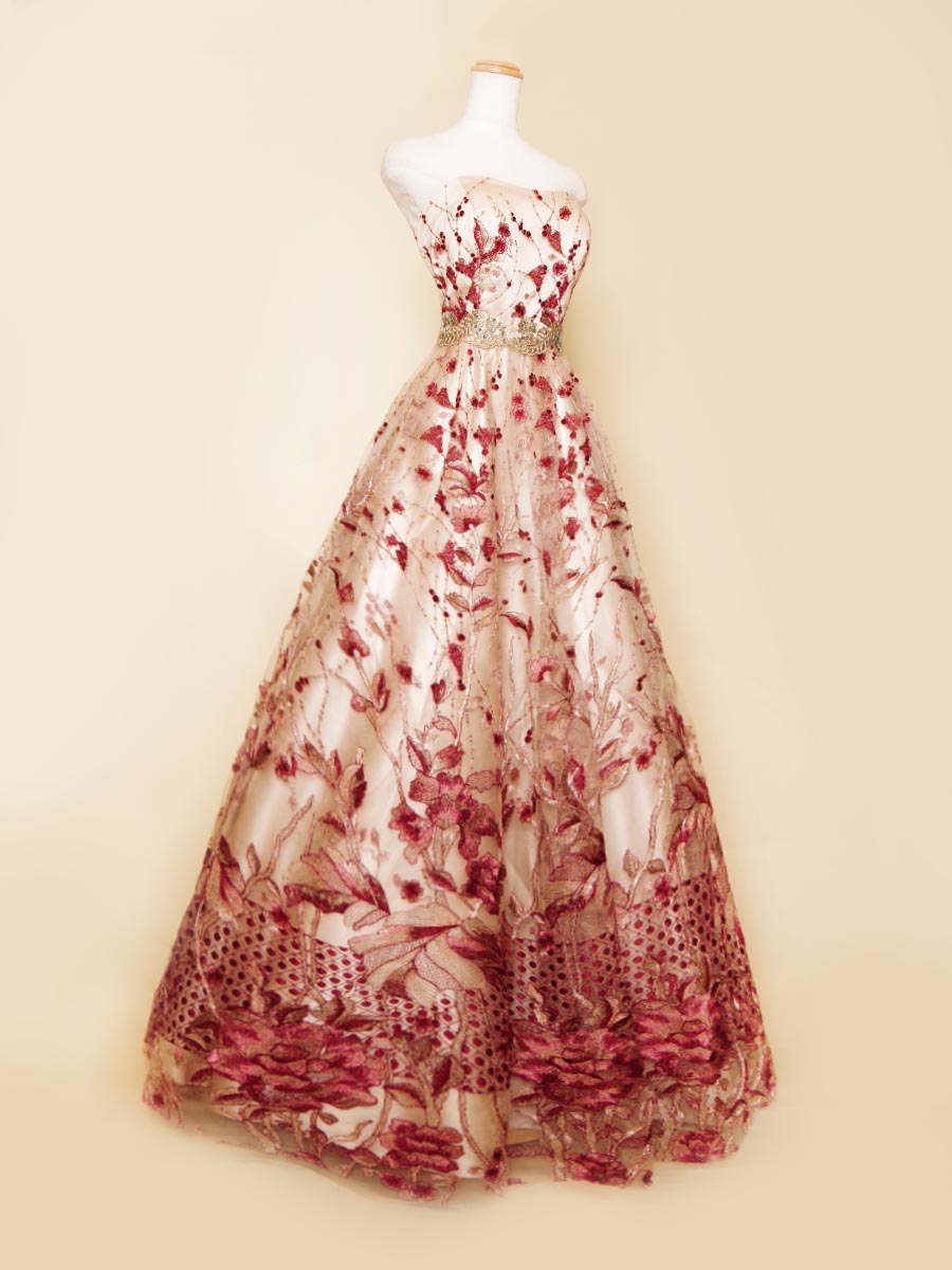 ワインレッドカラーの花柄刺繍チュールとベージュのサテンのクラシカルステージドレス