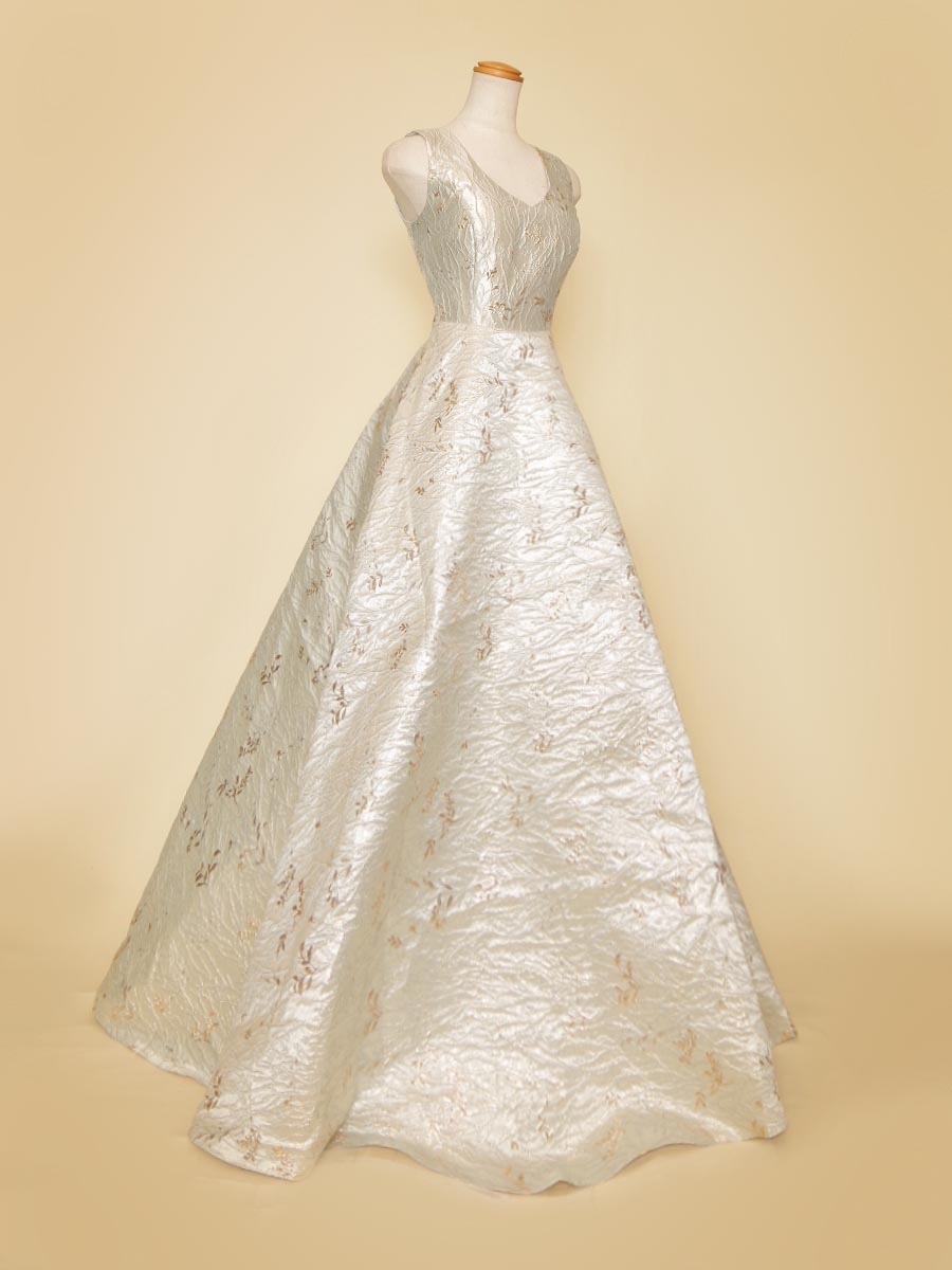 シルバーホワイトカラージャガードの爽やかな美しさを表現した肩袖デザインのAライン演奏会ドレス