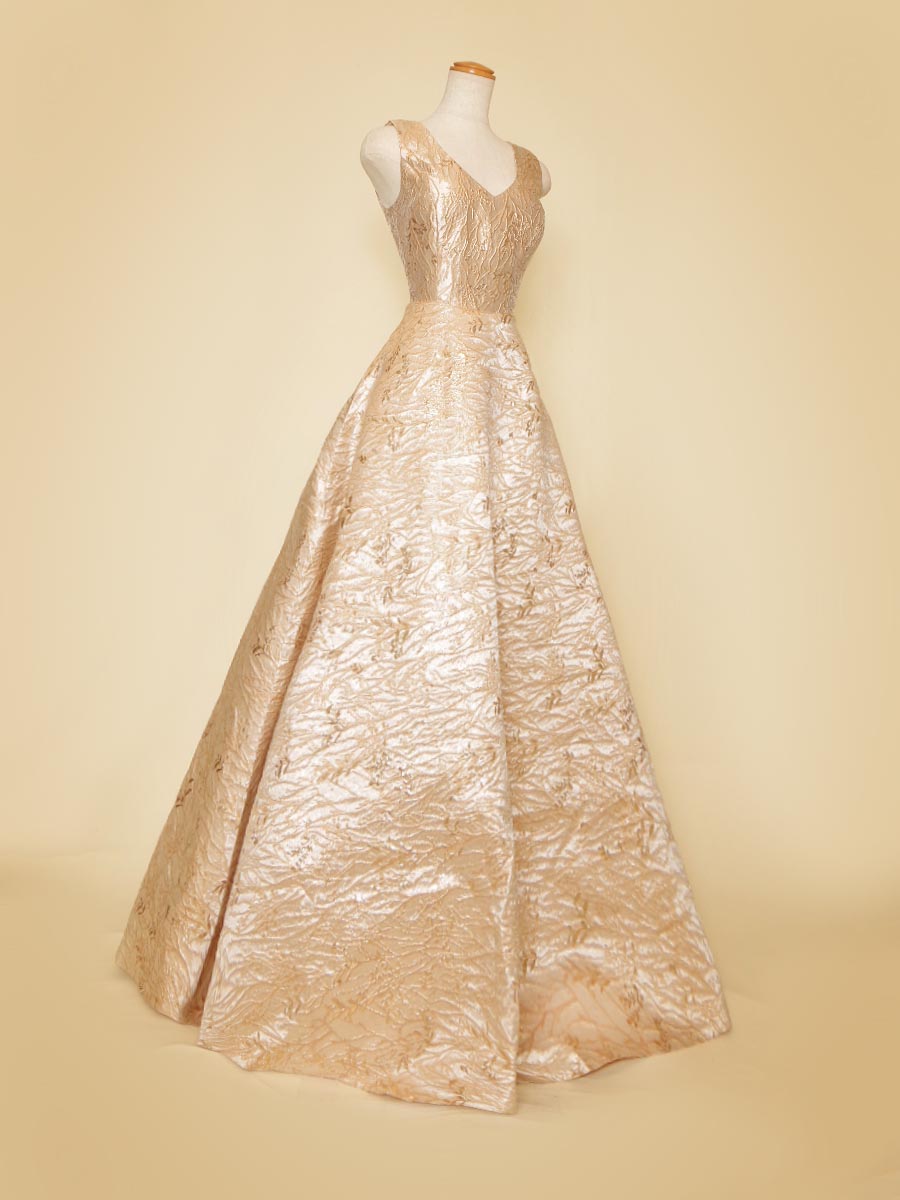 ゴールドジャガードのエレガントな高級感を演出した肩袖プリンセスラインドレス