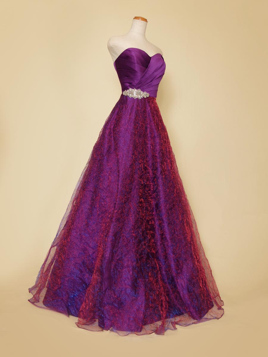 リンクルオーガンジーの美しい原色系のパープルカラーボリュームステージドレス