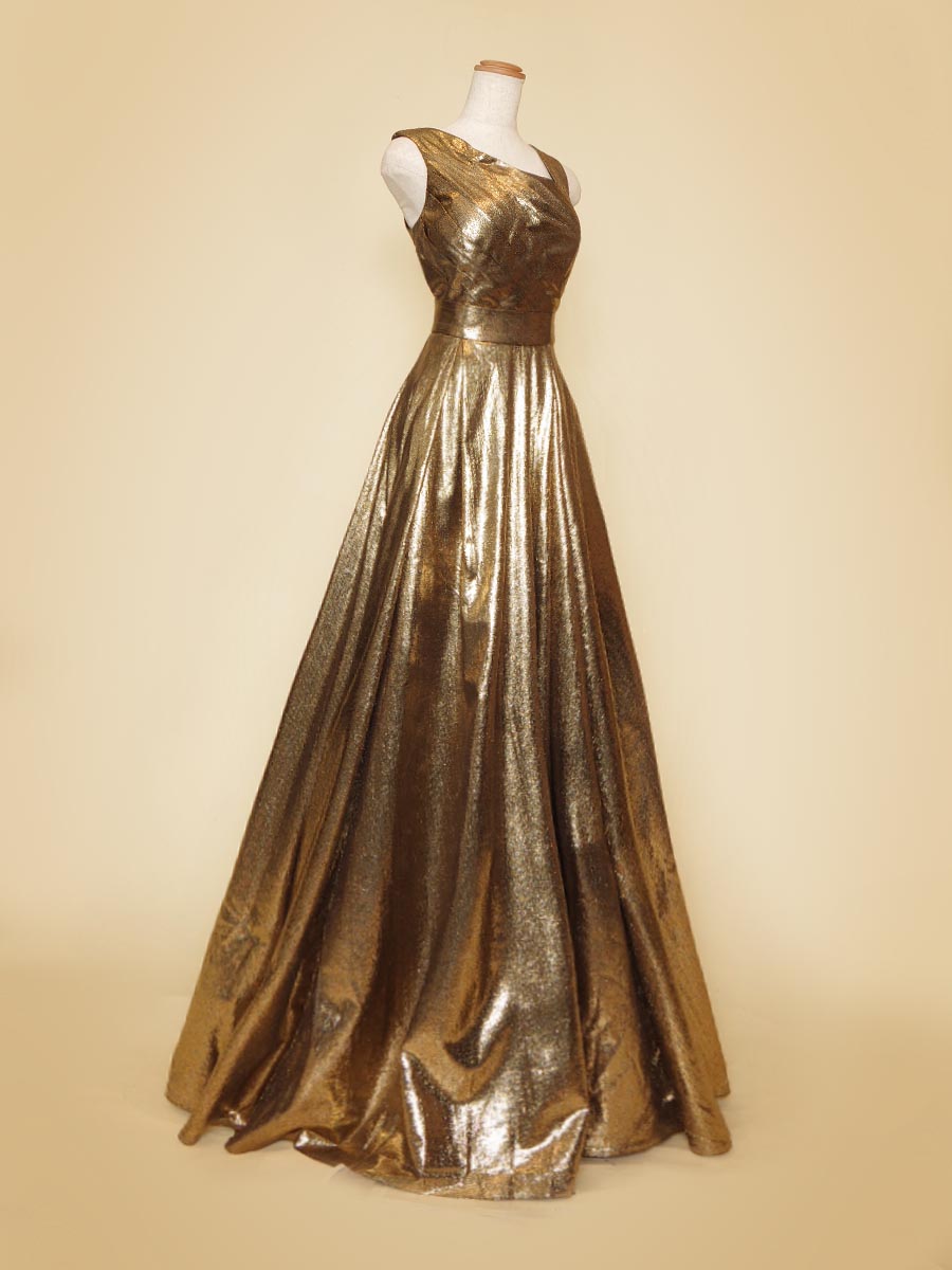 ゴールドメタリックの肩袖デザインAラインロングドレス
