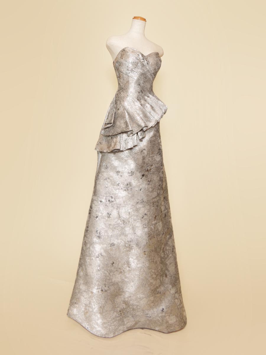 シルバーグランジジャガードのセミマーメイドメタリックステージドレス
