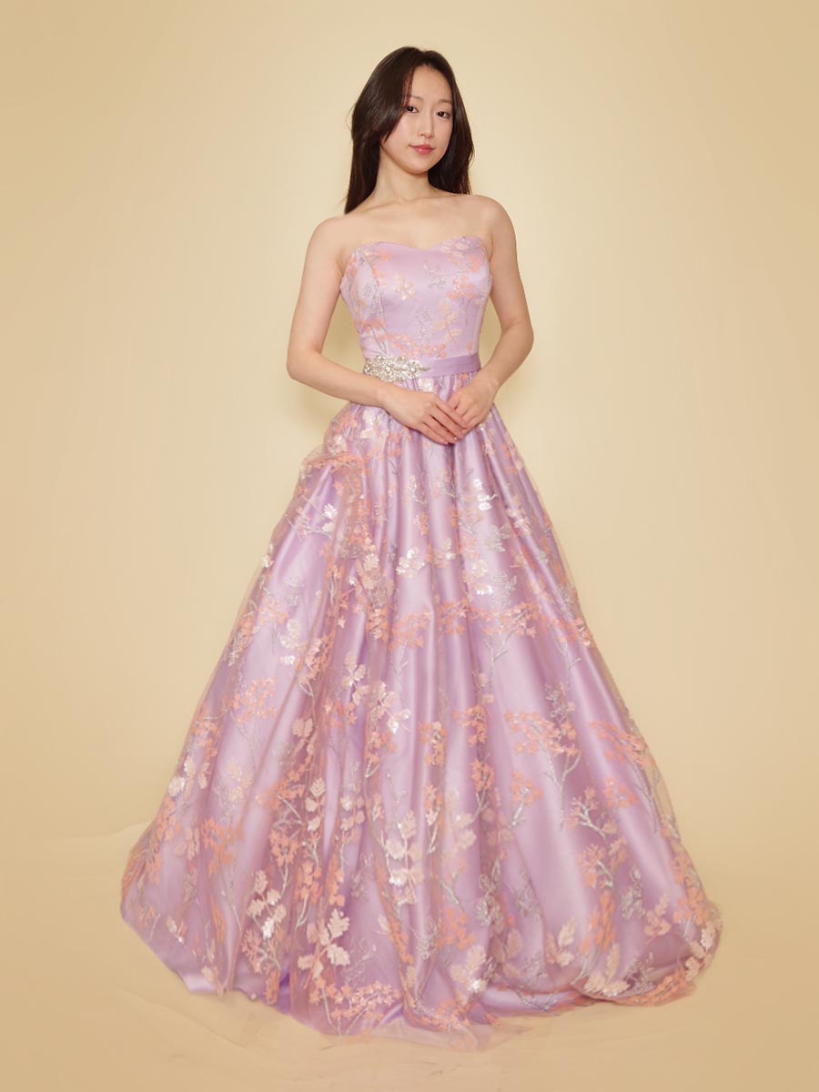 ライラックパープルカラーのスパンコール花柄刺繍のボリュームAラインフォルムドレス