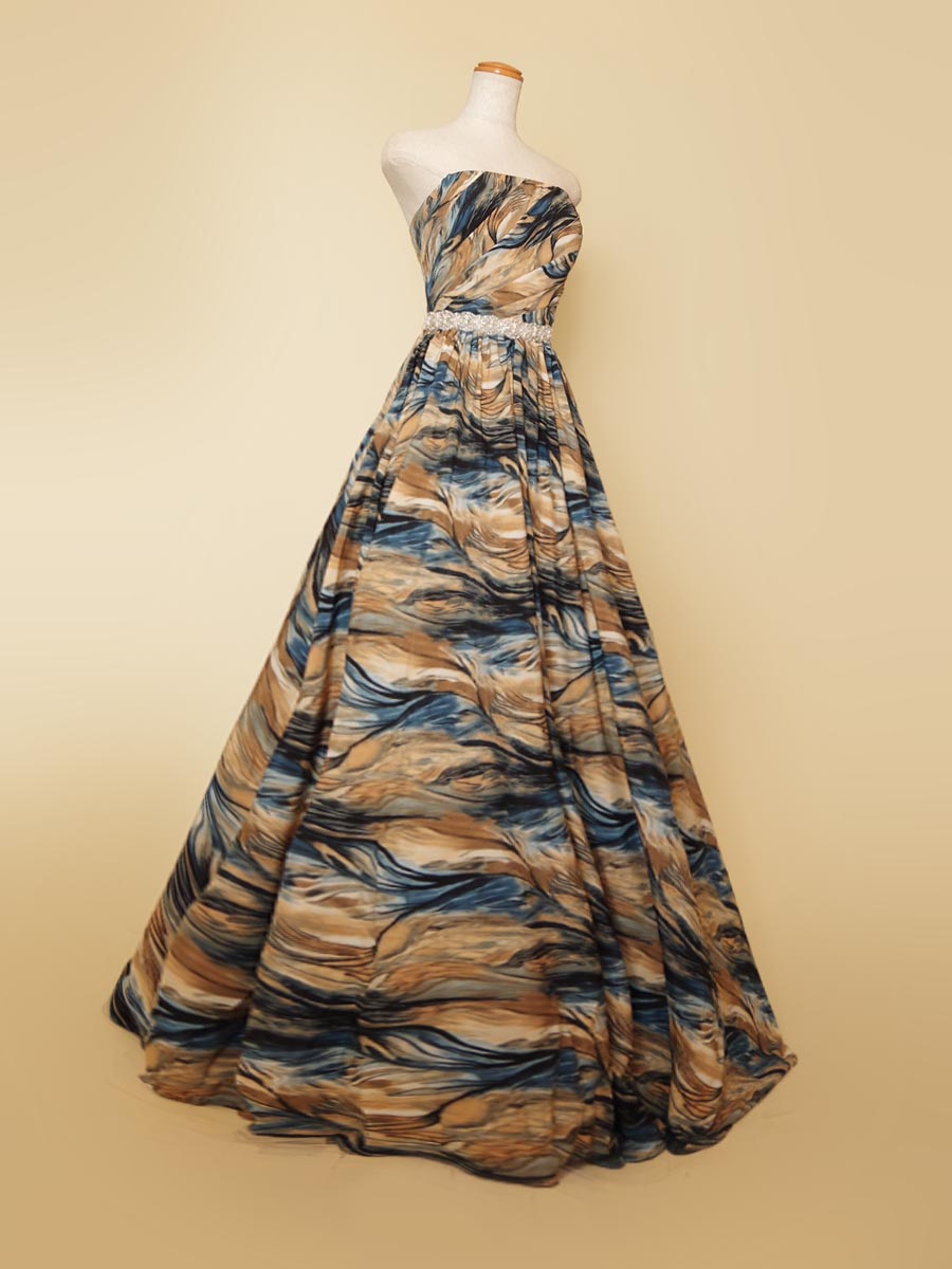 油絵のようなブルーイエローの波模様を表現した芸術性の高いステージドレス