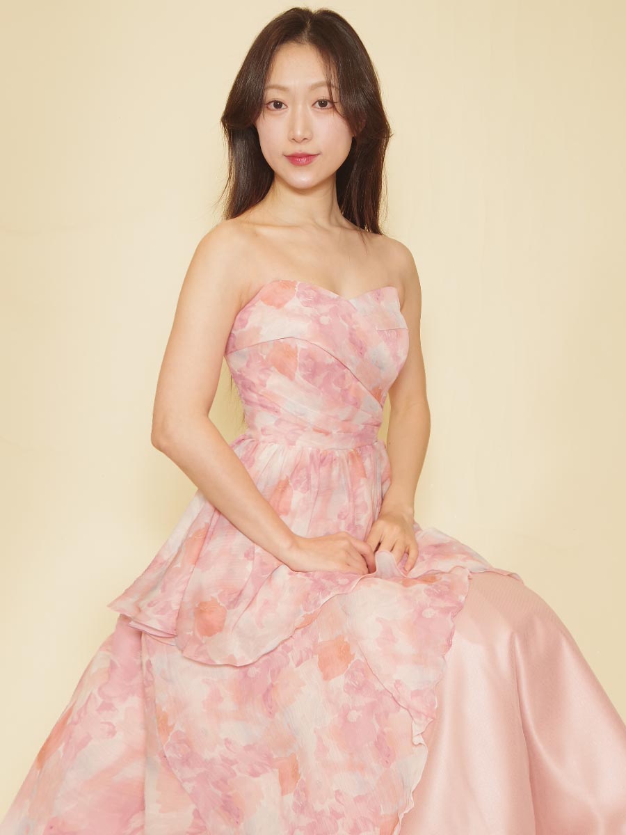 ゴージャスボリュームパステル花柄ピンクカラーのレイヤーデザイン演奏