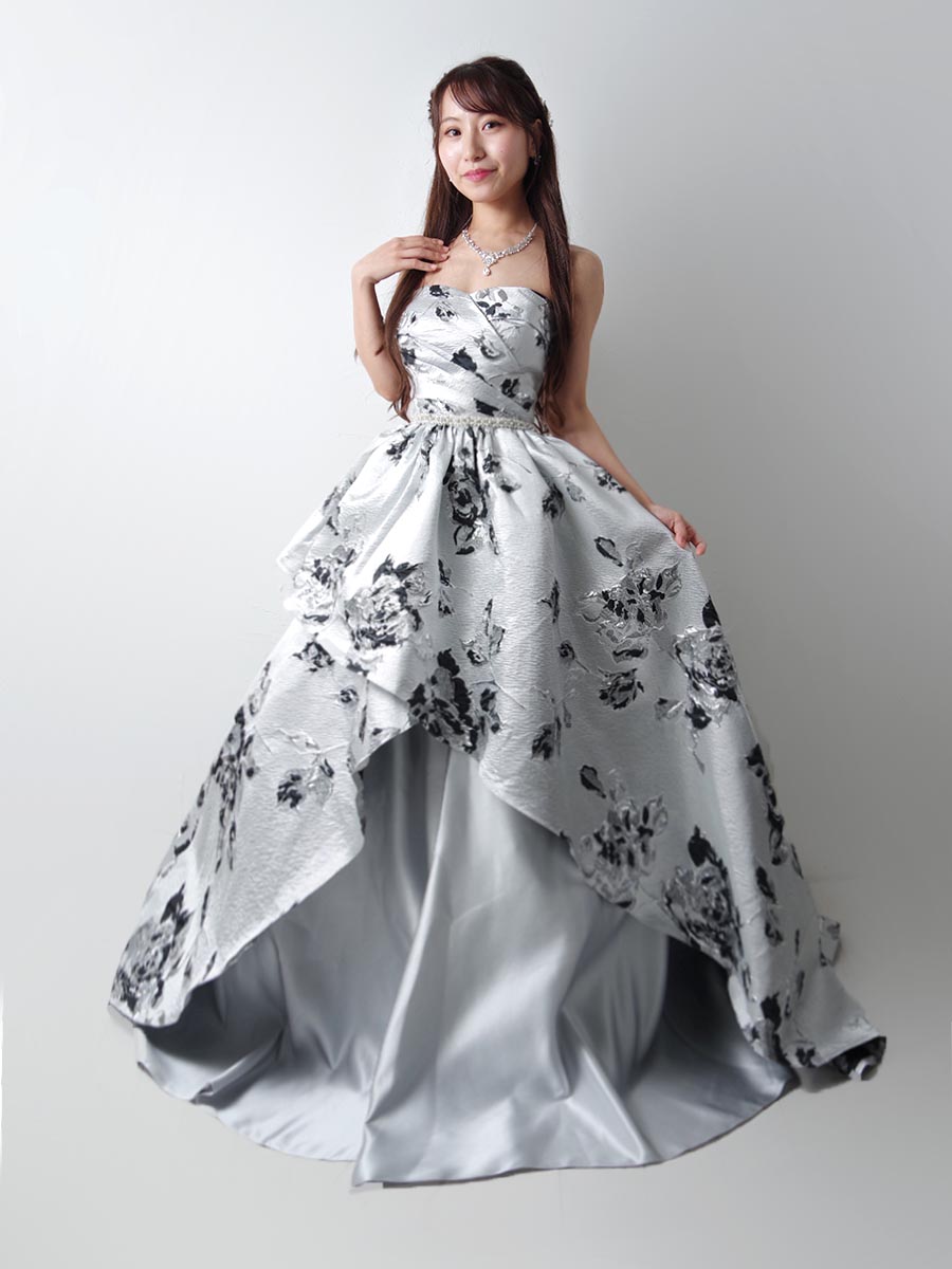 シルバーグレーカラーのスライドドレープデザインのレイヤースタイル