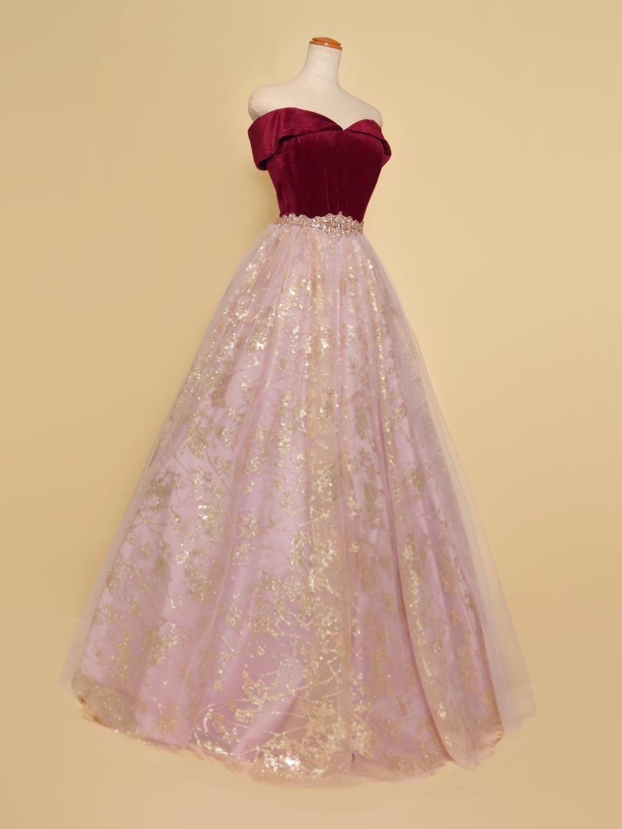 ワインレッドオフショルダーデザインのピンクカラーのゴールドグリッターを組み合わせたボリューム演奏会ドレス