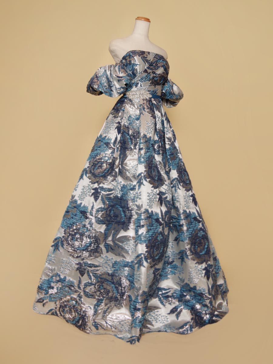 取り外し位置調整が自由に出来るオフショルダーデザインのブルージャガード生地の演奏会ドレス